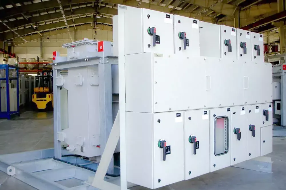 Fully oil-filled pad-mounted substations