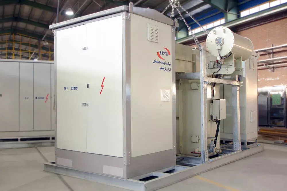 Fully oil-filled pad-mounted substations
