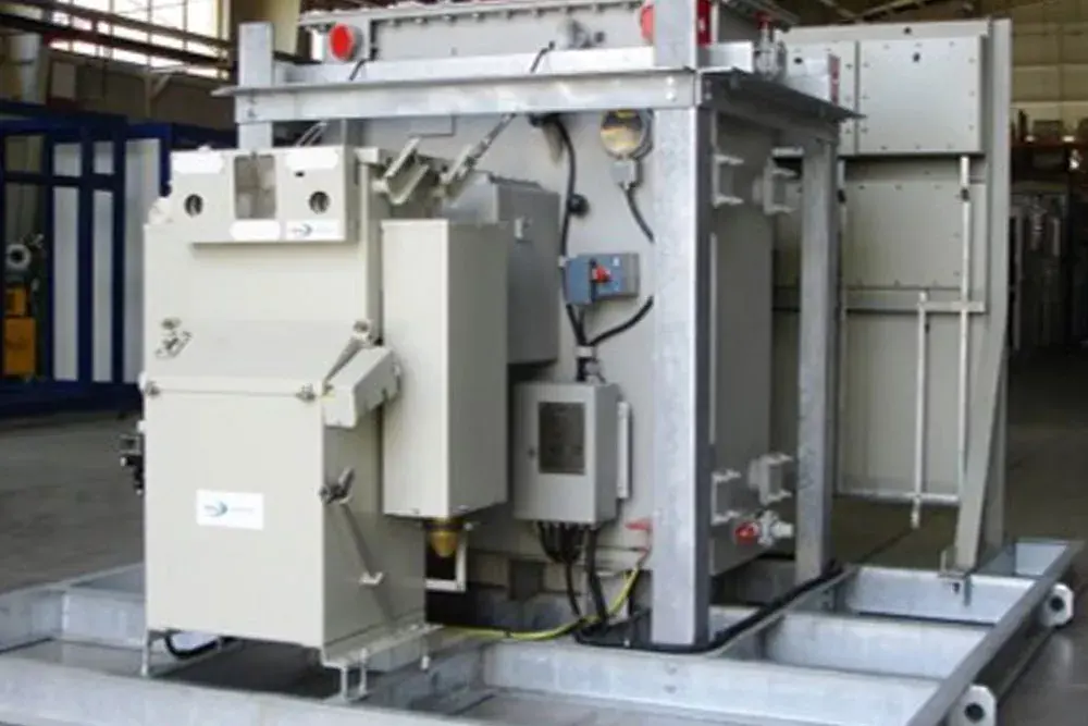 Fully oil-filled pad-mounted substations