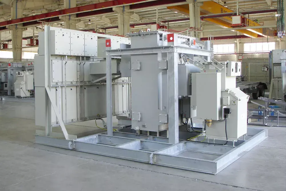 Fully oil-filled pad-mounted substations